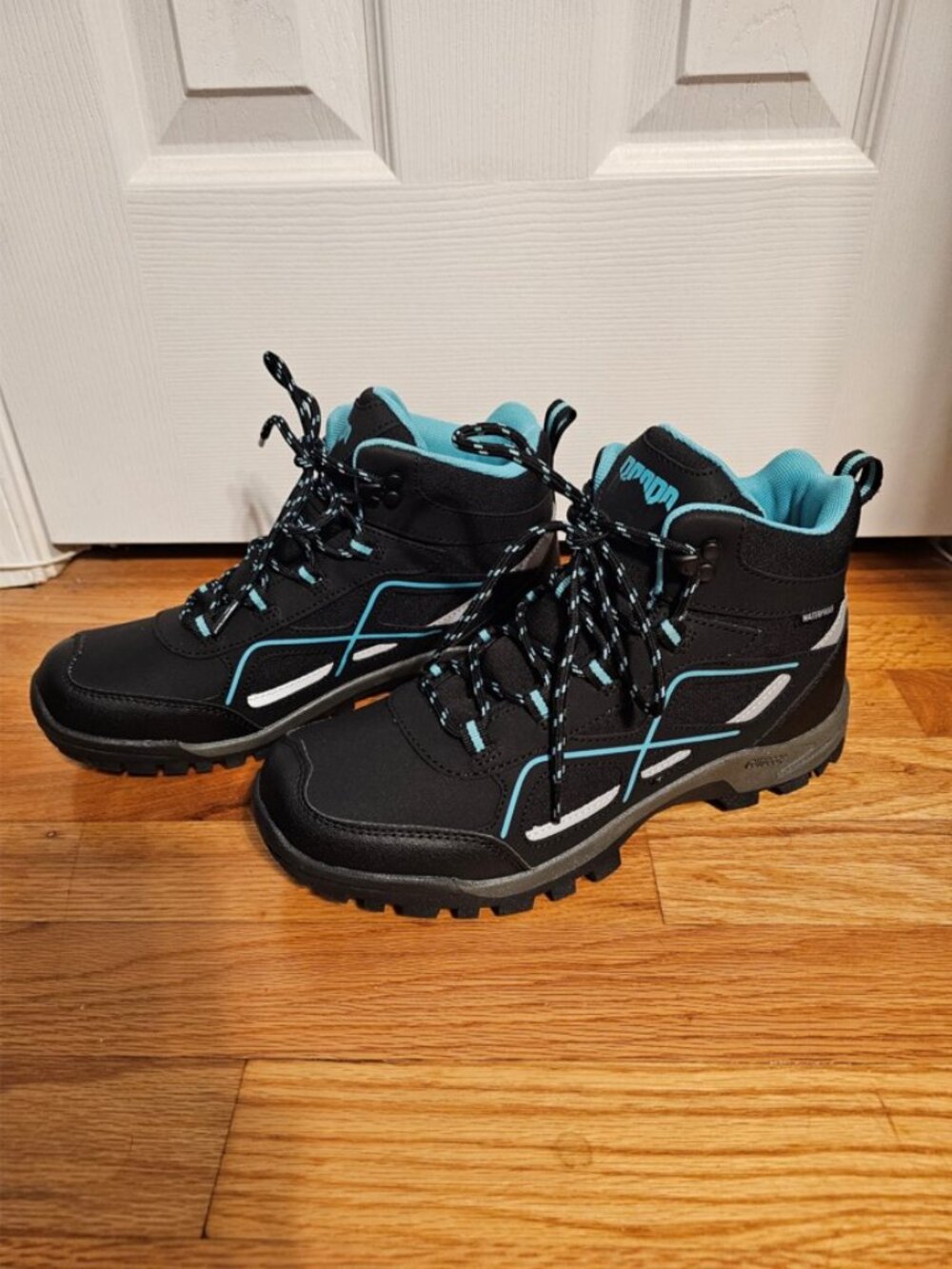 Women’s Hiking Boots